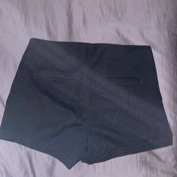 Old Navy cotton high waisted shorts, size 4 - Picture 2 of 3